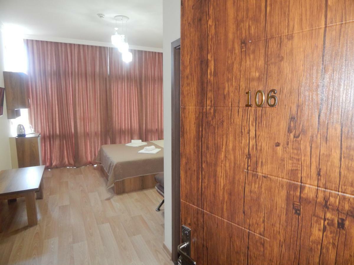 Hotel Belugo Batumi Exterior photo