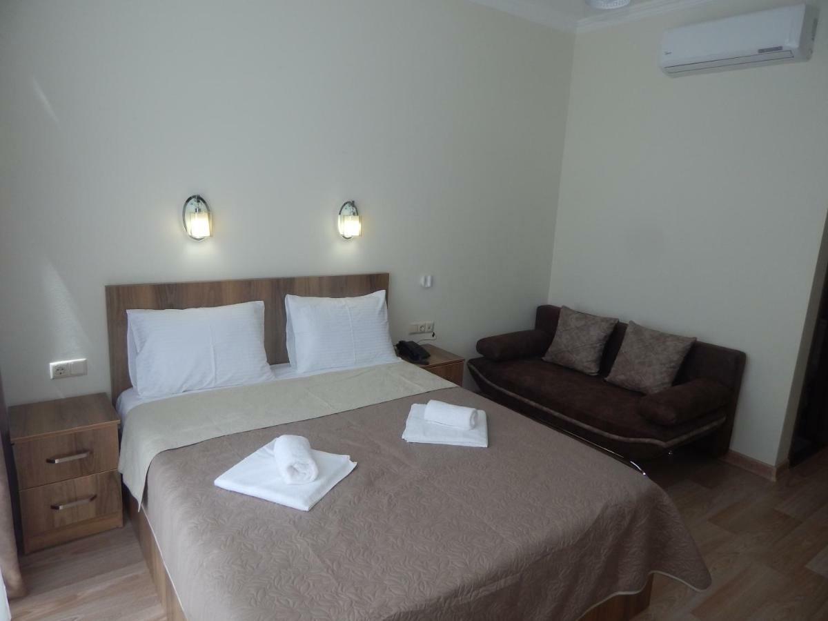 Hotel Belugo Batumi Exterior photo
